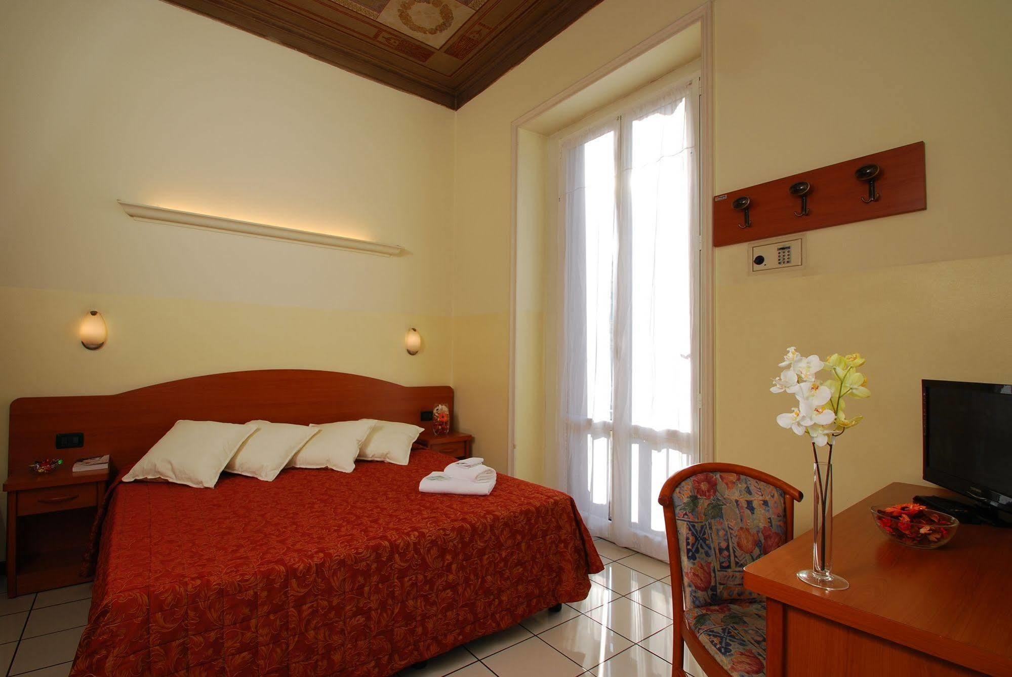 Soana City Rooms Janov Exteriér fotografie