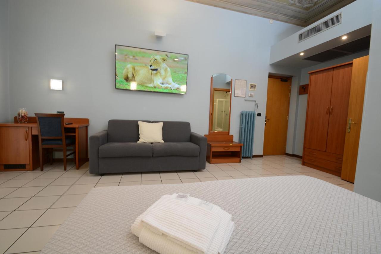 Soana City Rooms Janov Exteriér fotografie