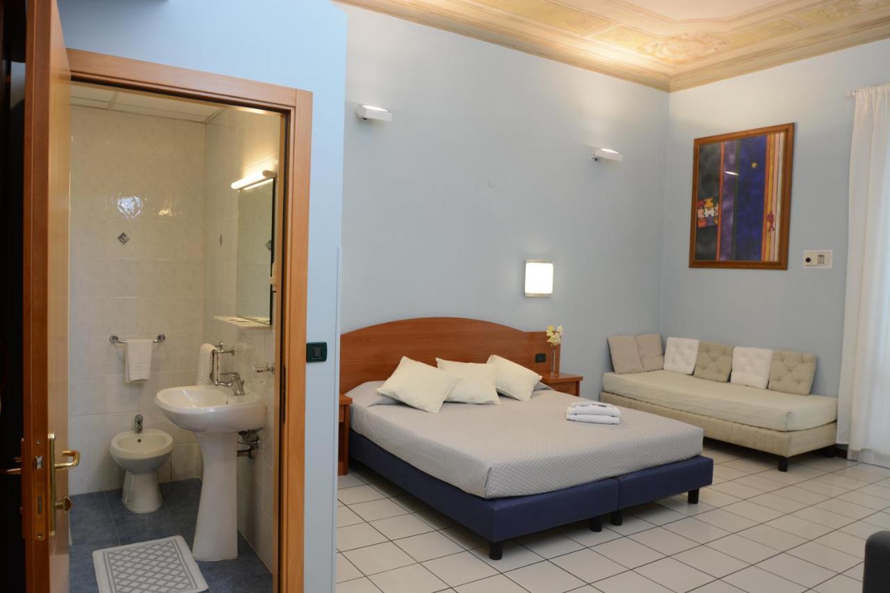 Soana City Rooms Janov Exteriér fotografie