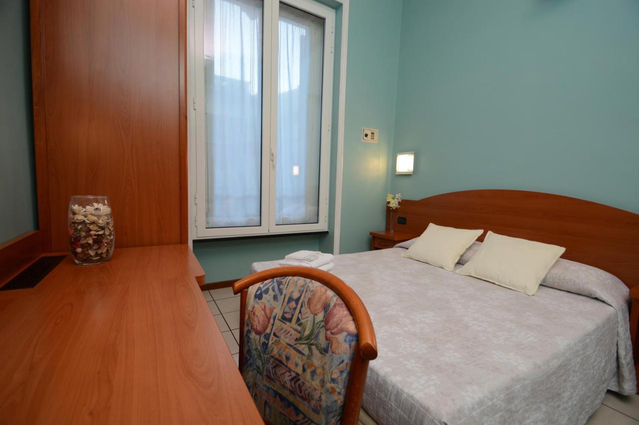 Soana City Rooms Janov Exteriér fotografie