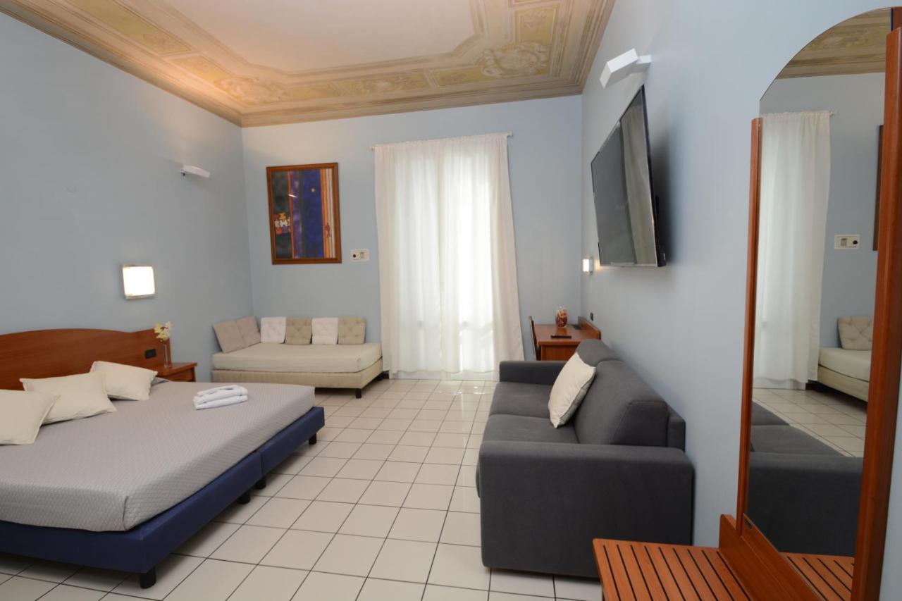Soana City Rooms Janov Exteriér fotografie