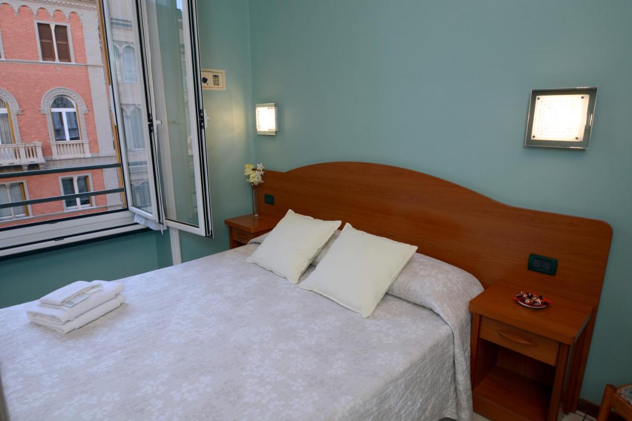 Soana City Rooms Janov Exteriér fotografie